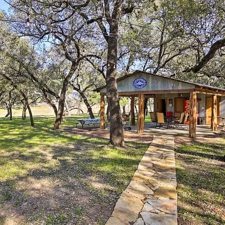Riverfront Blanco Home With Shaded Porch And Hot Tub